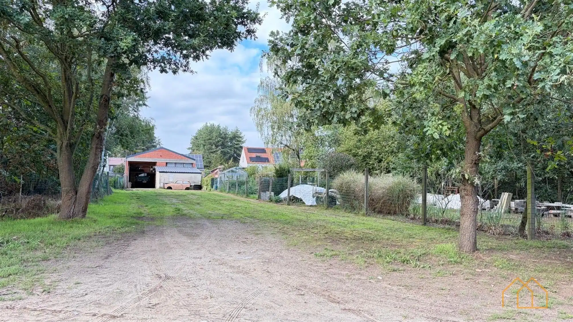 Hal van 200m² met tuin  foto 17