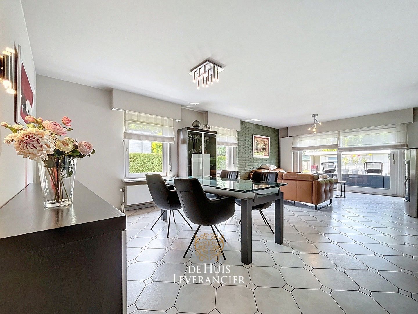 Exclusief wonen in Kontich ? Luxe, rust & ruimte met tuin met zwembad te koop ! foto 3
