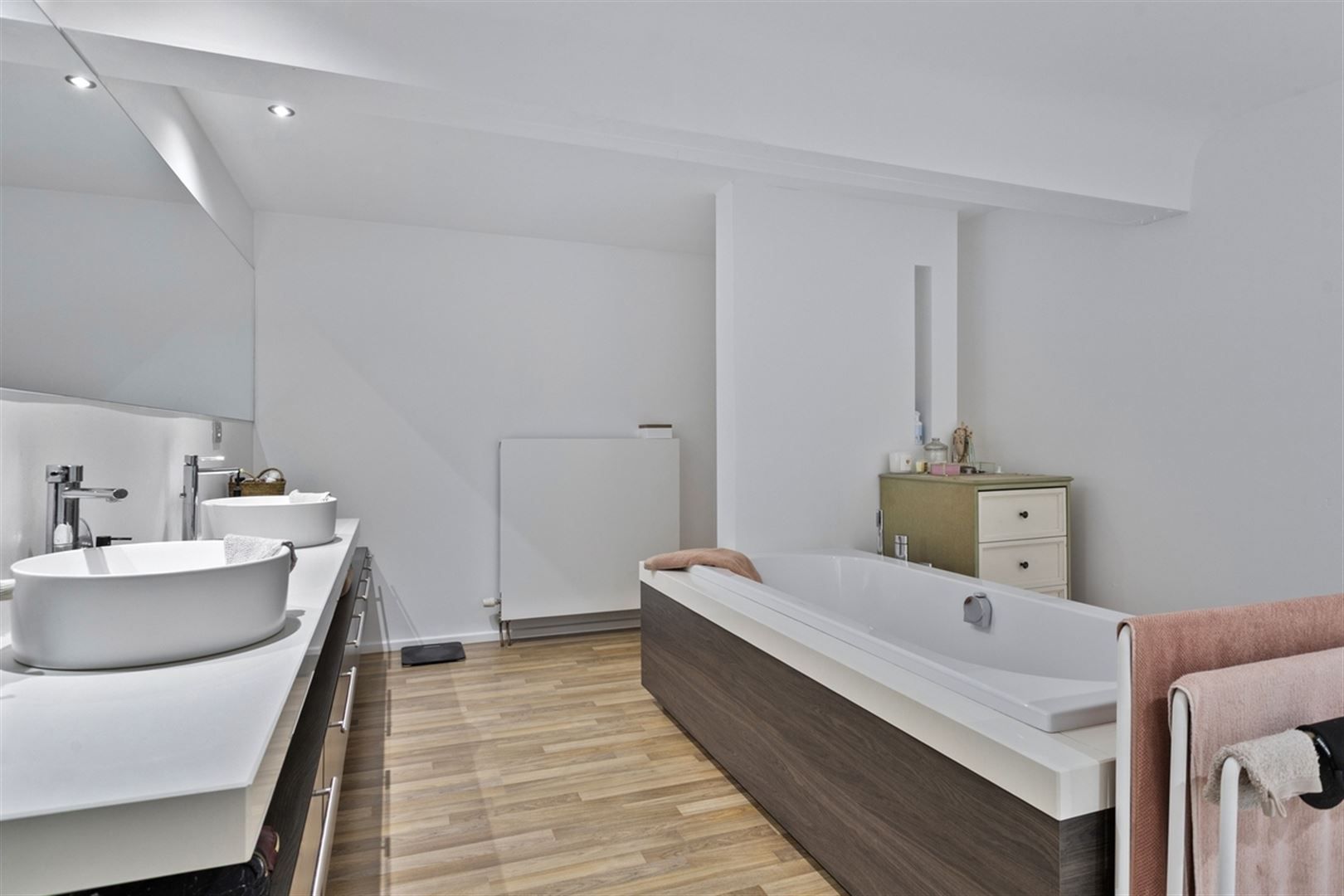 Ruime goed onderhouden loft van 235 m2 foto 22