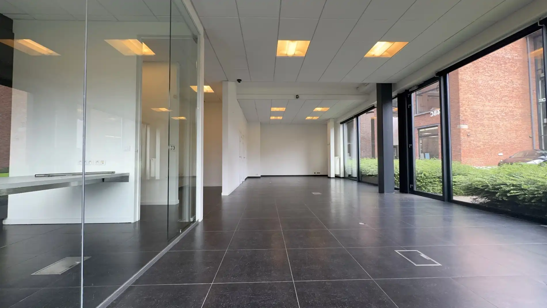 Kantoorruimte te huur vlakbij het station Gent-Dampoort foto 4