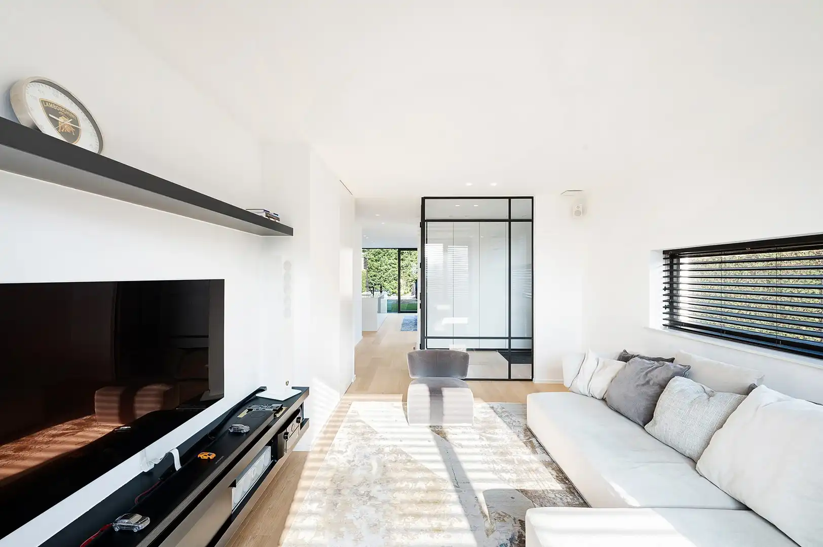 Hedendaagse, recente koppelwoonst centraal gelegen te oud-Knokke. foto 3