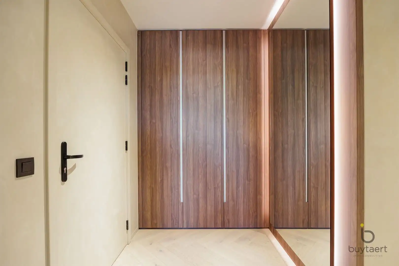 LUXUEUZE PENTHOUSE MET 2 SLAAPKAMERS EN ZUIDTERRAS IN HARTJE SCHILDE! foto 11