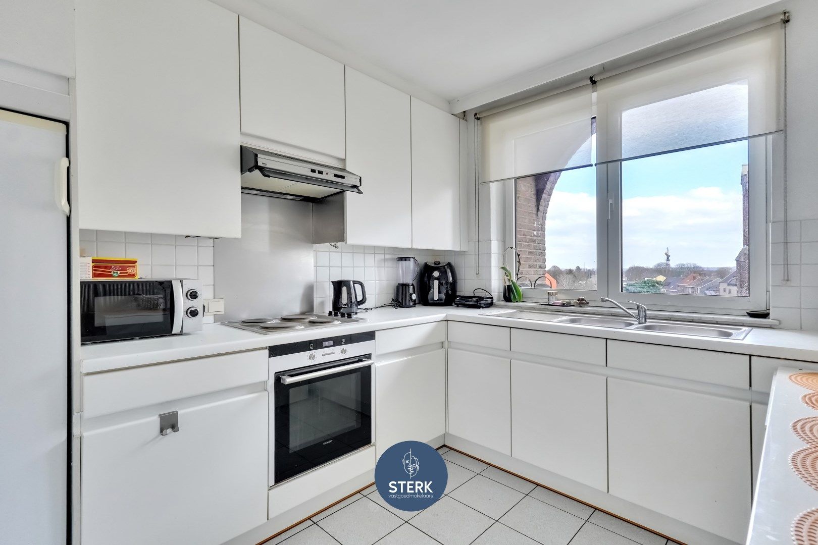 APPARTEMENT MET 3 SLPKS IN HET HARTJE VAN LANAKEN !  foto 11