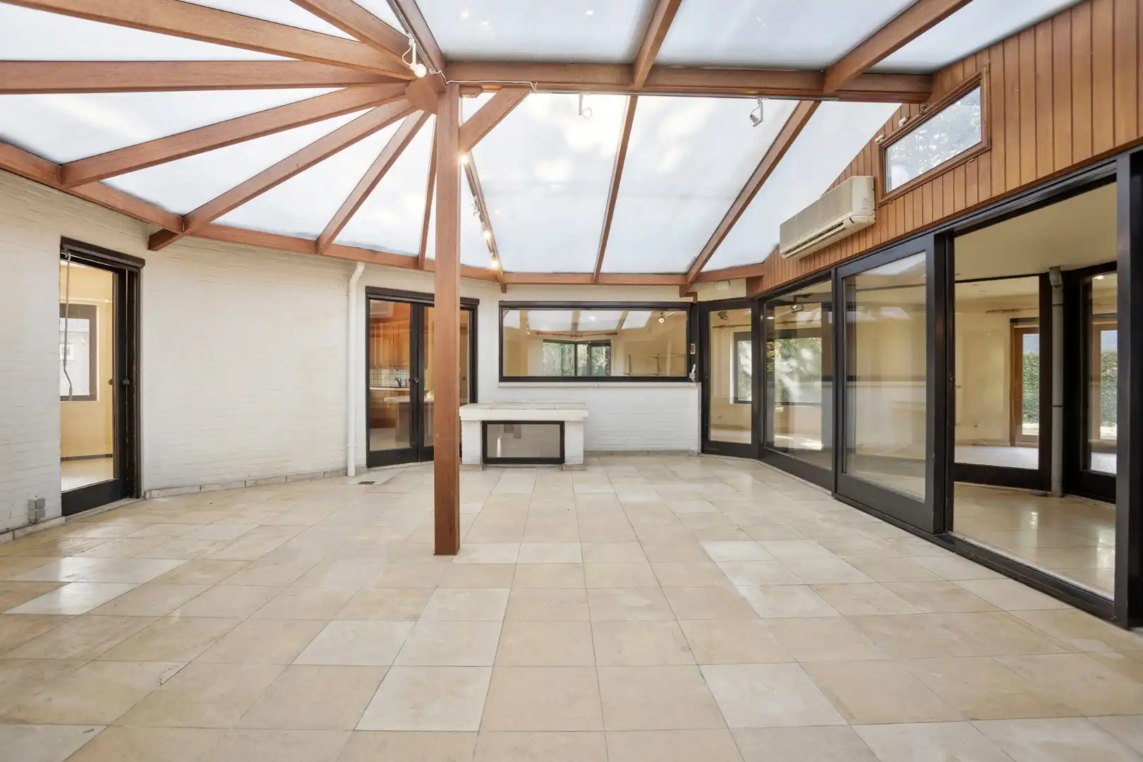 Ruime woning in een doodlopende straat met 4 slaapkamers, 2 badkamers op een prachtig perceel vlak bij het Meerdaalwoud  foto 8