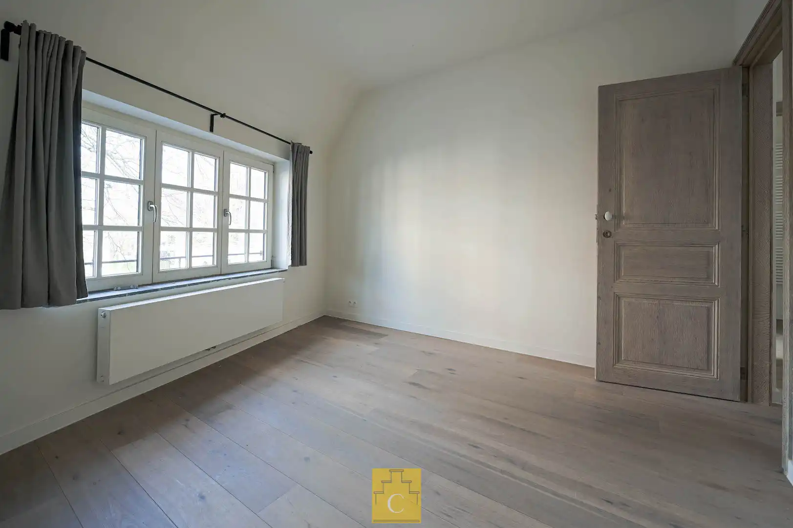 Breedhuis met historische cachet, karaktergevel, patio en fietsenpoortje foto 23