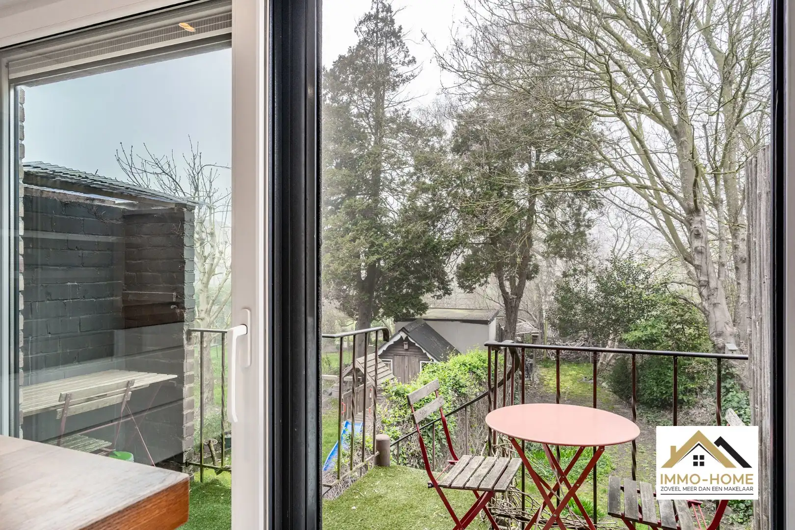 Ruime instapklare woning op toplocatie te Sint-Amandsberg  foto 11