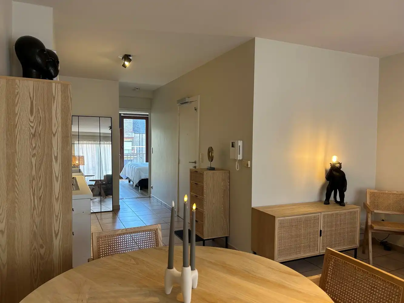 Ruim en lichtrijk 1-slaapkamerappartement met terras! foto 3