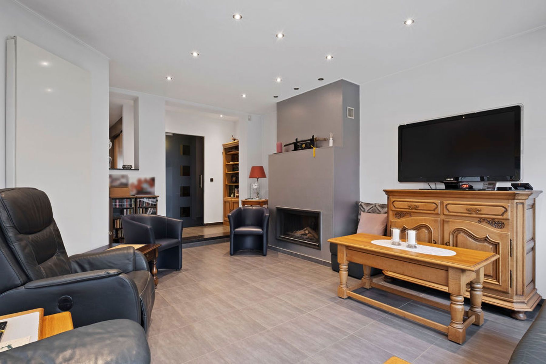 Gezinswoning met potentieel voor extra kamers en badkamer! foto 9