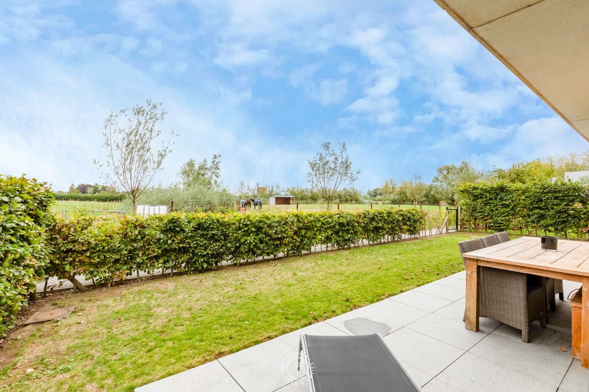 Instapklaar en verzorgd appartement met tuin en magnifiek zicht op het groen foto {{pictureIndex}}