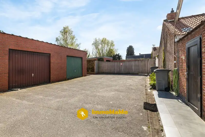 HALFOPEN BEBOUWING MET GROTE TUIN TE KOOP IN STEKENE foto 18