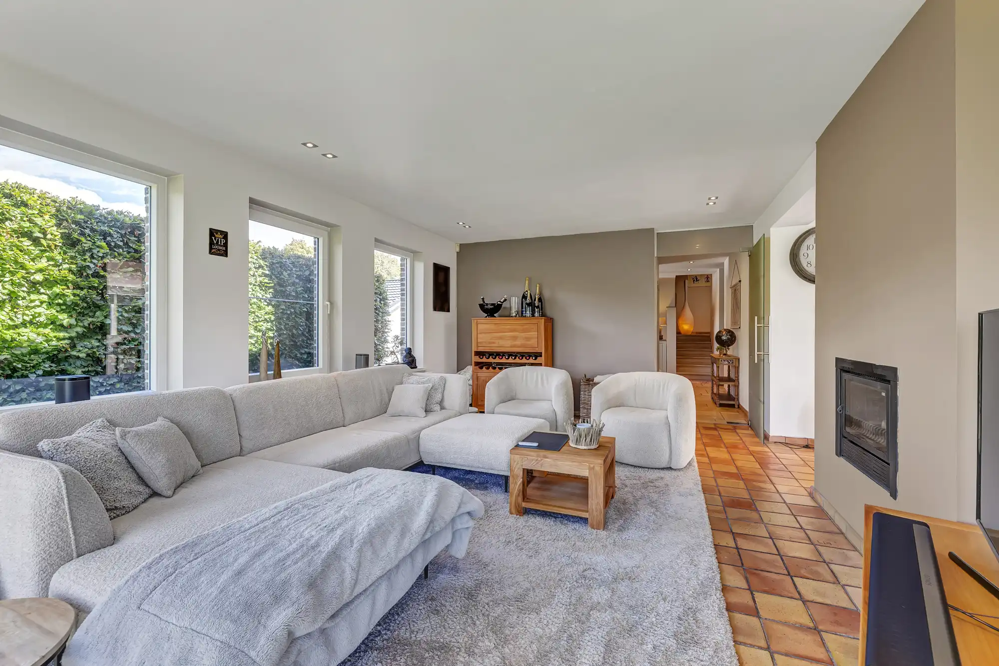 Instapklare, goed onderhouden villa op gunstige locatie foto 14