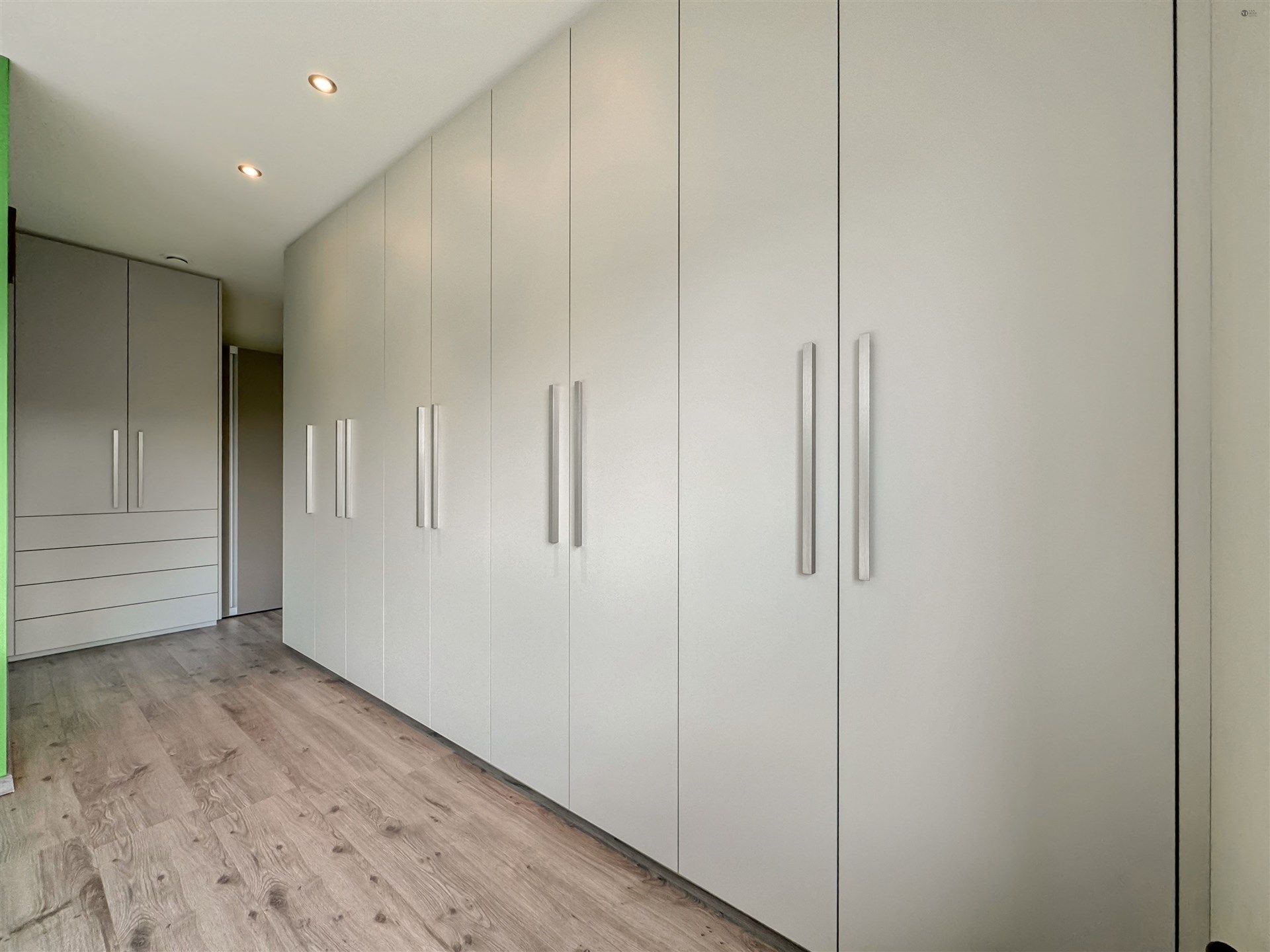 Ruime villa op 1.480m² met 6 slaapkamers, bureel en dressing foto 25