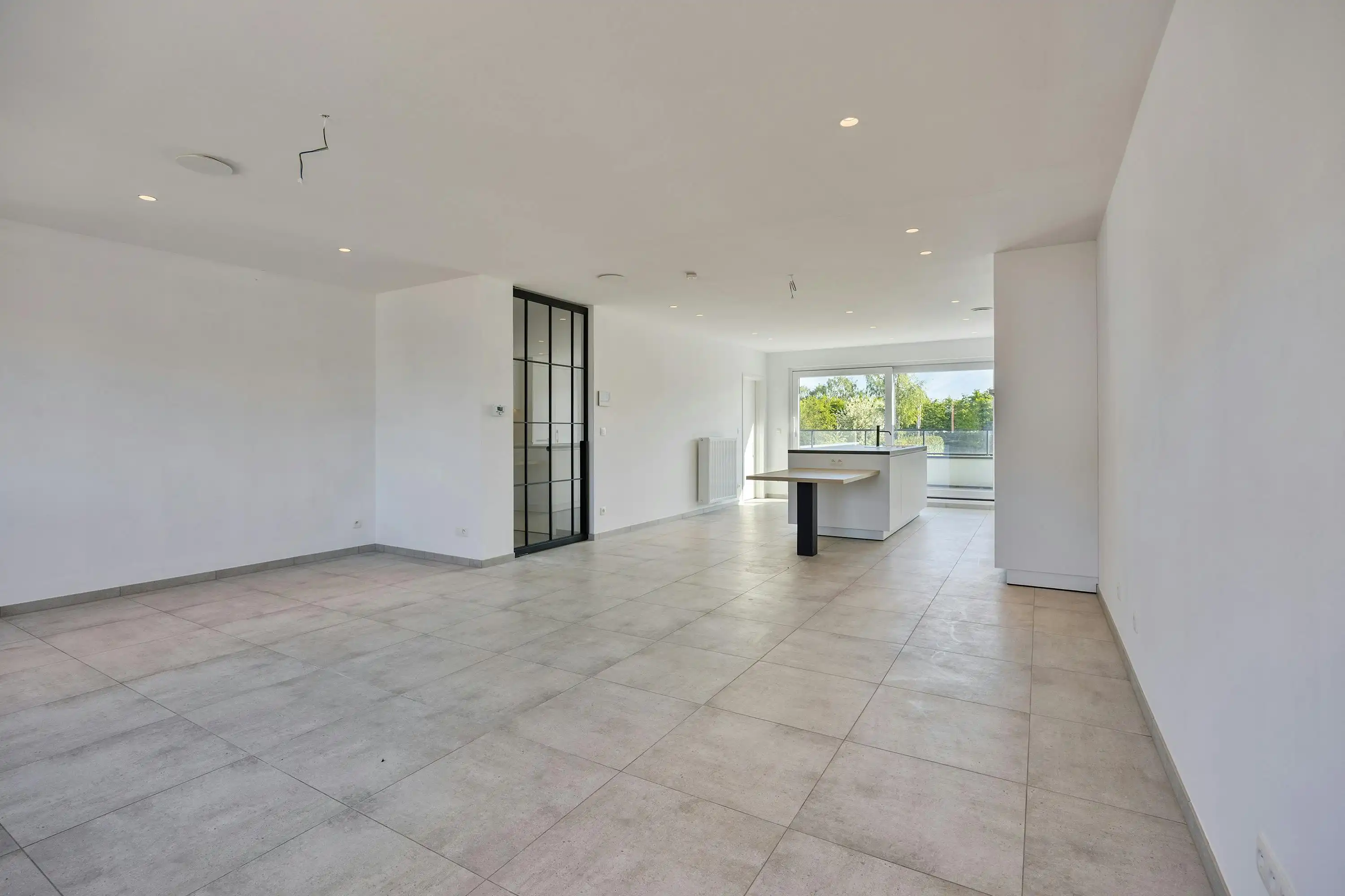 Ruim triplexappartement met terras in Zonhoven foto {{pictureIndex}}