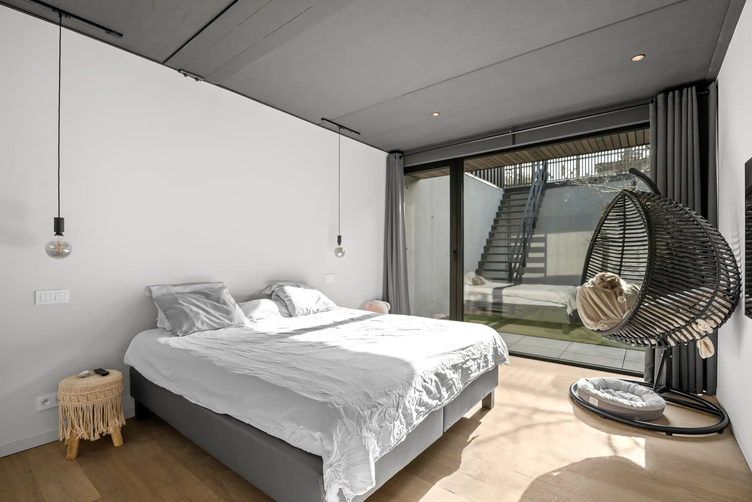 Designvilla in residentiële, doodlopende, woonwijk foto 17