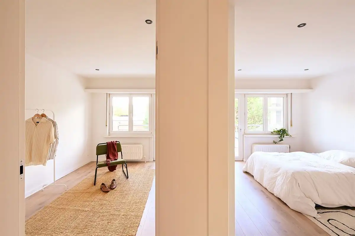 Lichtrijk hoekappartement in hartje Brasschaat foto 11