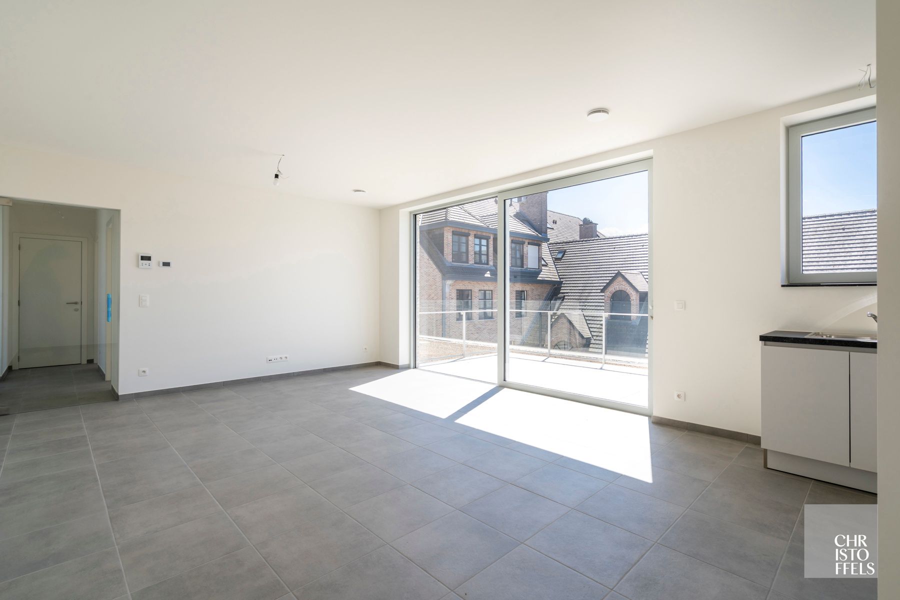 TE HUUR - Nieuwbouw 2-slaapkamerappartement in hartje Lanaken! foto 5