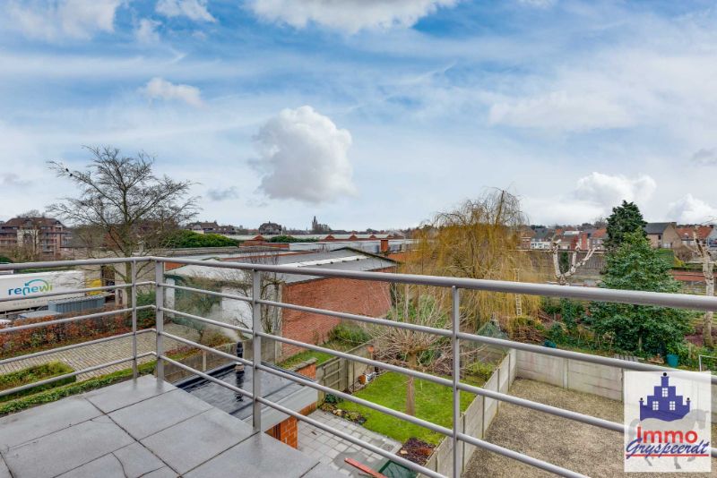 Roeselare nabij het stadspark :gezellig 2 slpk instapklaar appartement met terras foto 11