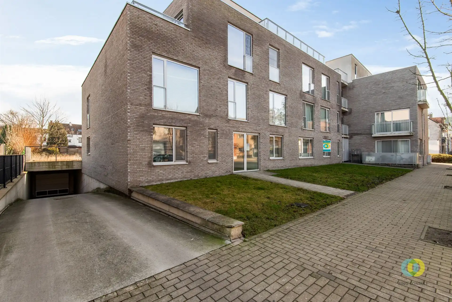 Appartement met terras en staanplaats foto {{pictureIndex}}