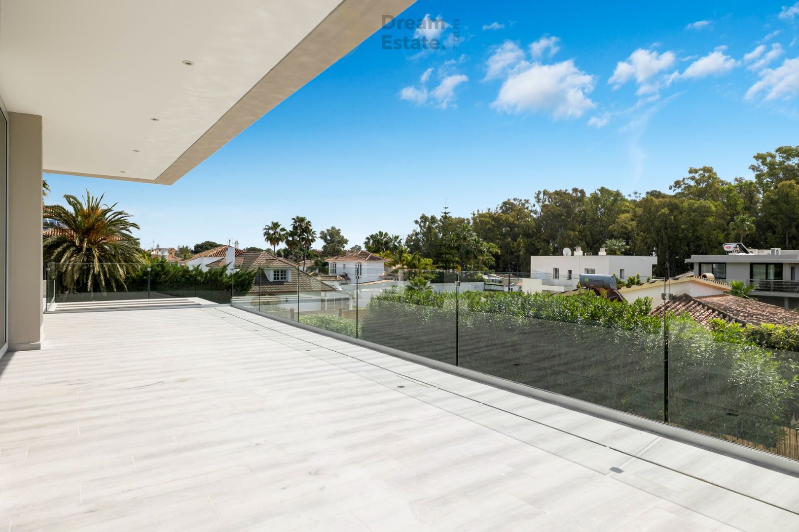 Nieuwe villa op een steenworp van het strand te San Pedro de Alcántara. foto 5