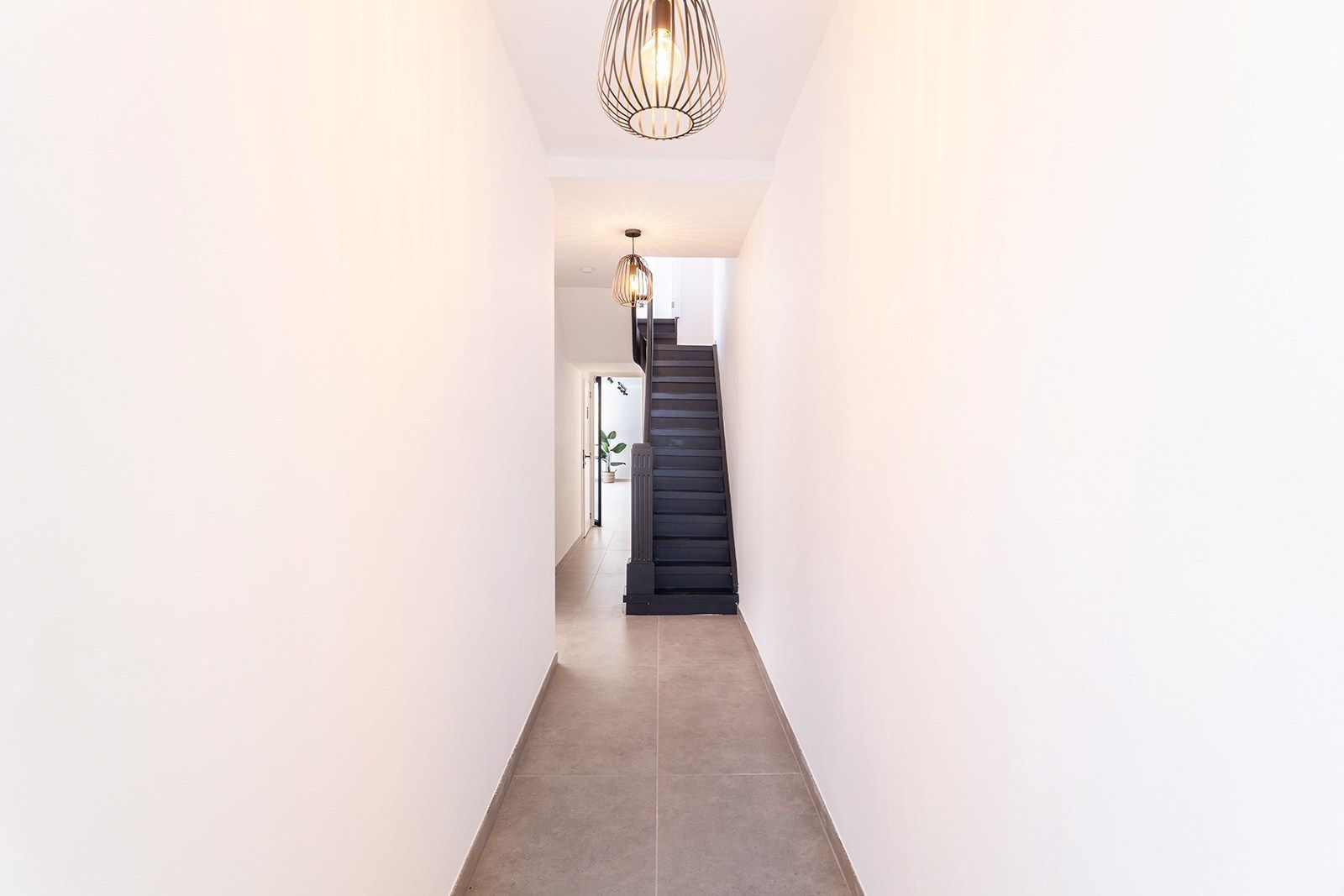 Tiptop gerenoveerde woning met tuin foto 12