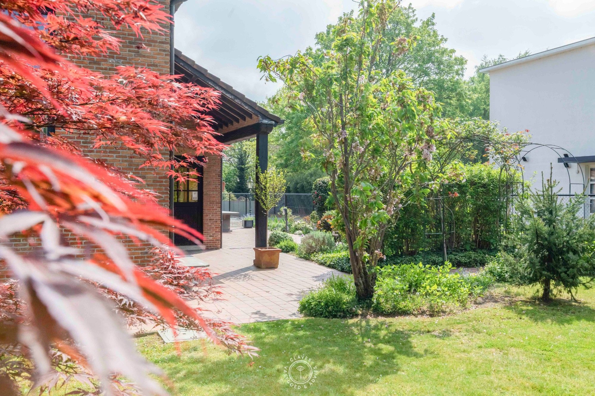 Karaktervolle villa op uitzonderlijk perceel van 3.262 m² foto 4
