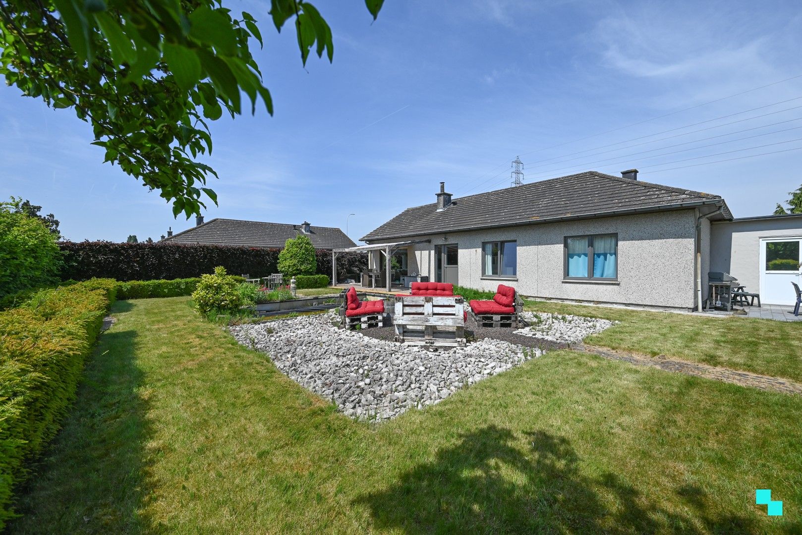 Verrassend ruime (kangoeroe)woning op de Mol te Izegem foto {{pictureIndex}}