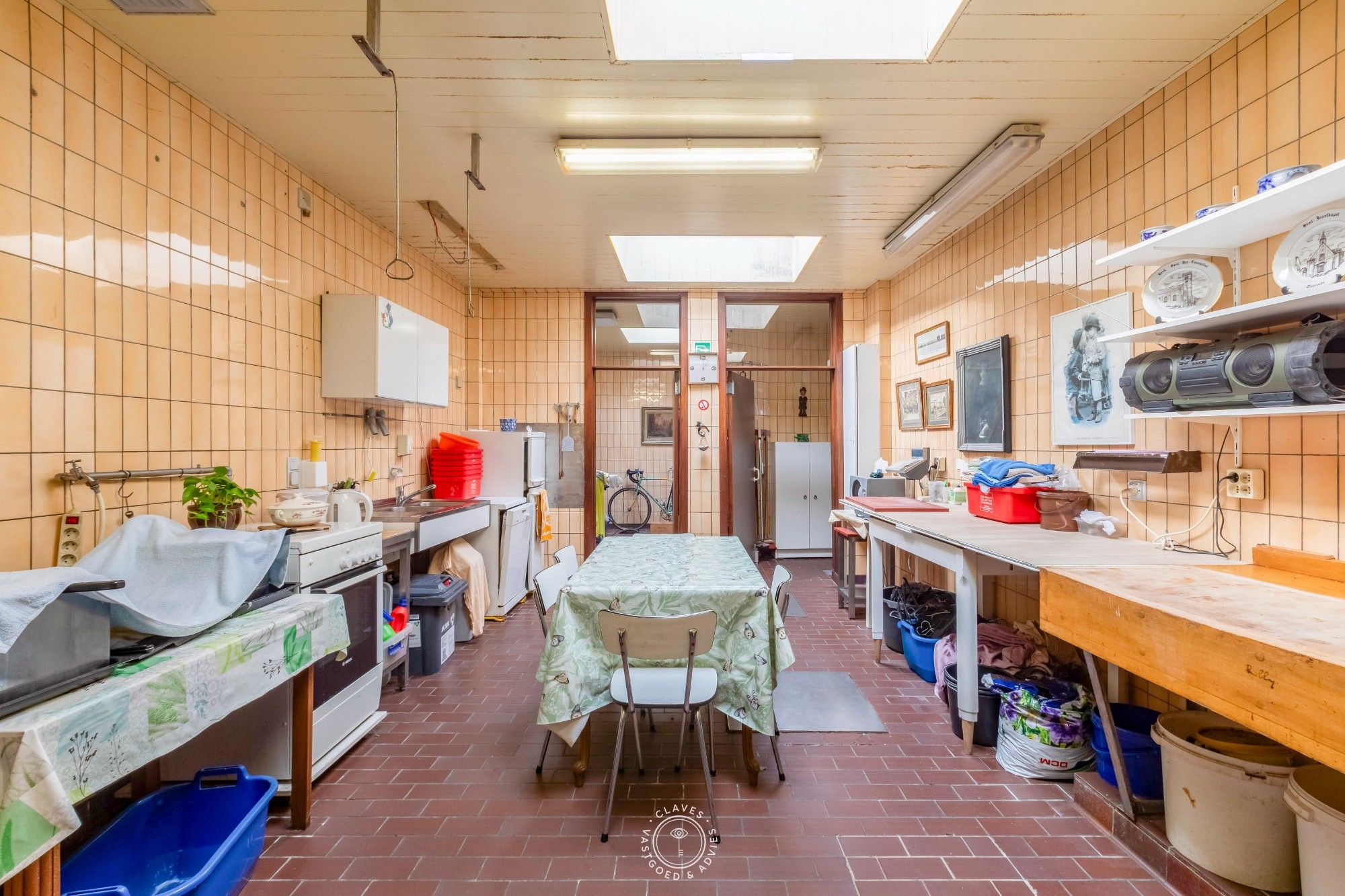 Art-deco woning met handelsruimte en garage foto 7