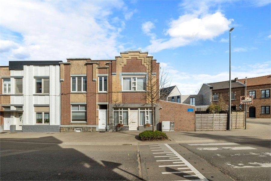 KNUSSE WONING MET GARAGE VLAKBIJ HET CENTRUM VAN TONGEREN foto 2