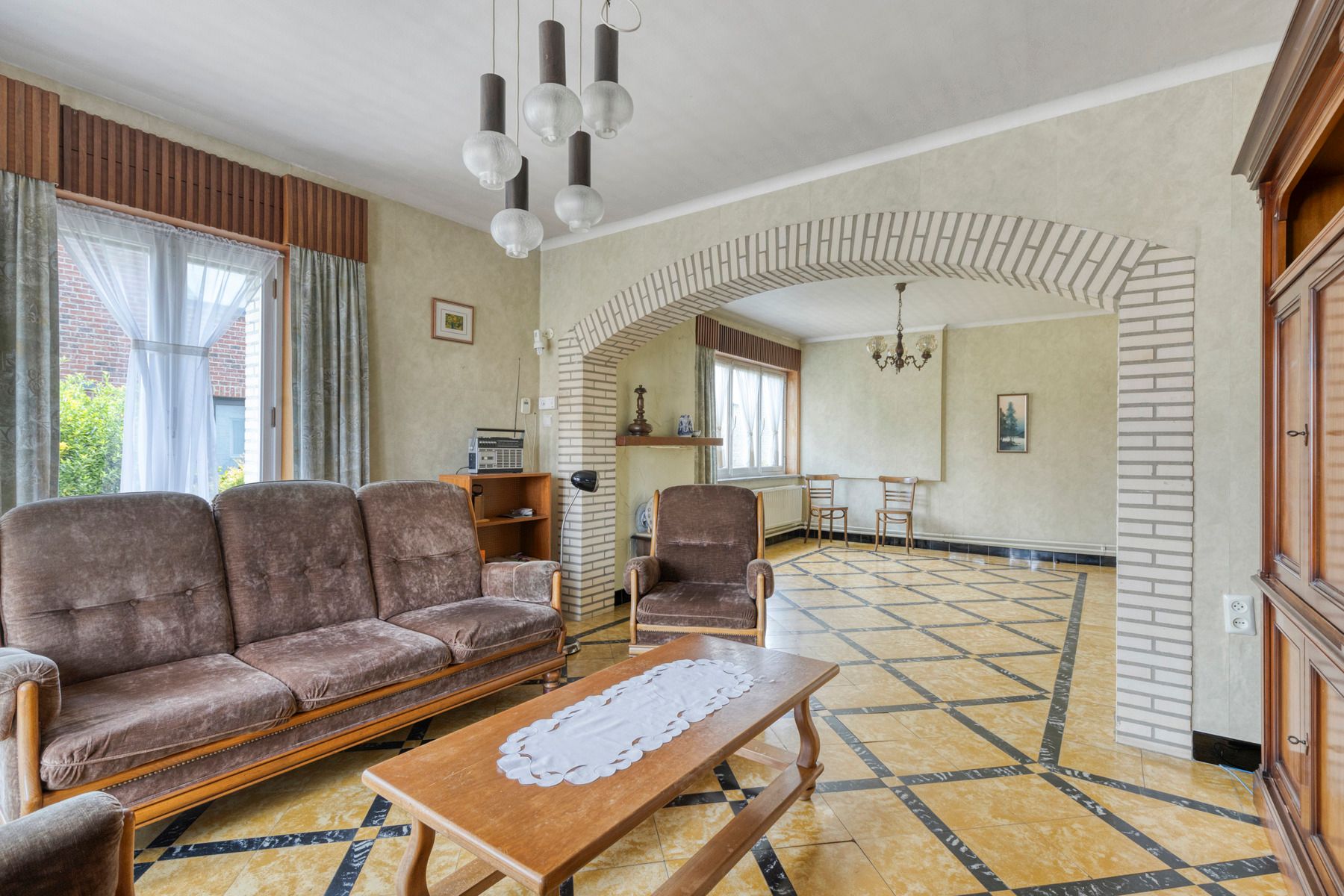 Goed gelegen villa met 3 slaapkamers, garage en tuin foto 6