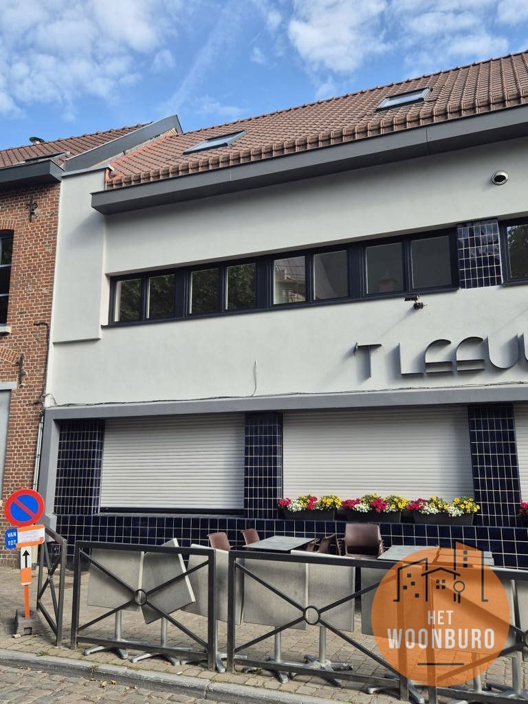 Woning met tuin, 3 slpks en staanplaats foto {{pictureIndex}}