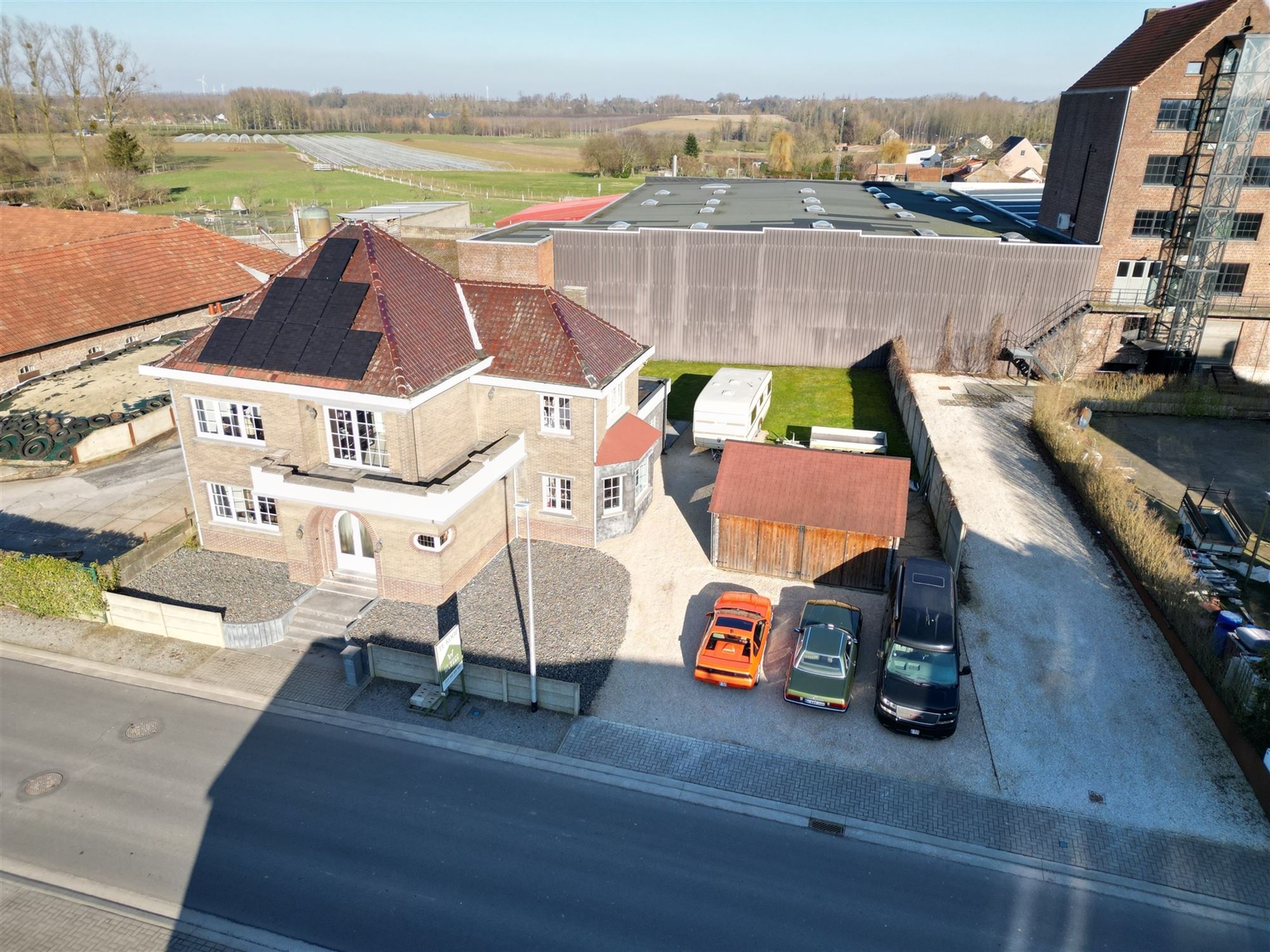 RUIME TWEEWOONST/ ZORGWONING MET ENORM VEEL POTENTIEEL IN HOESELT  foto 3
