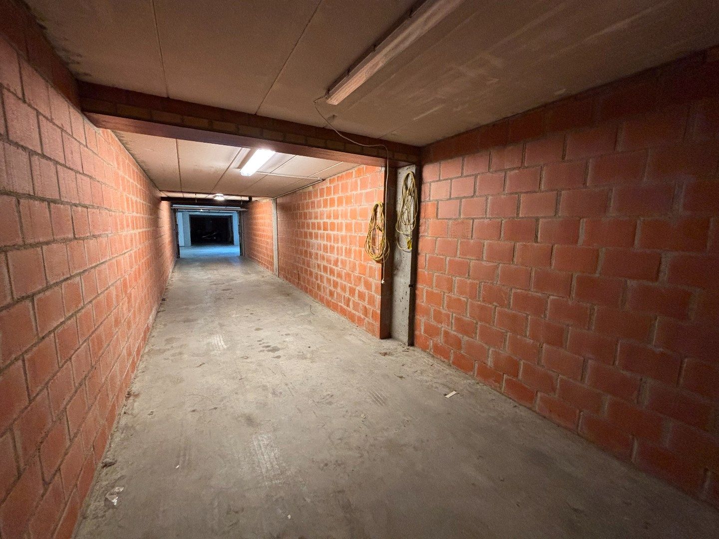 Grote garagebox voor 3 wagens foto 6