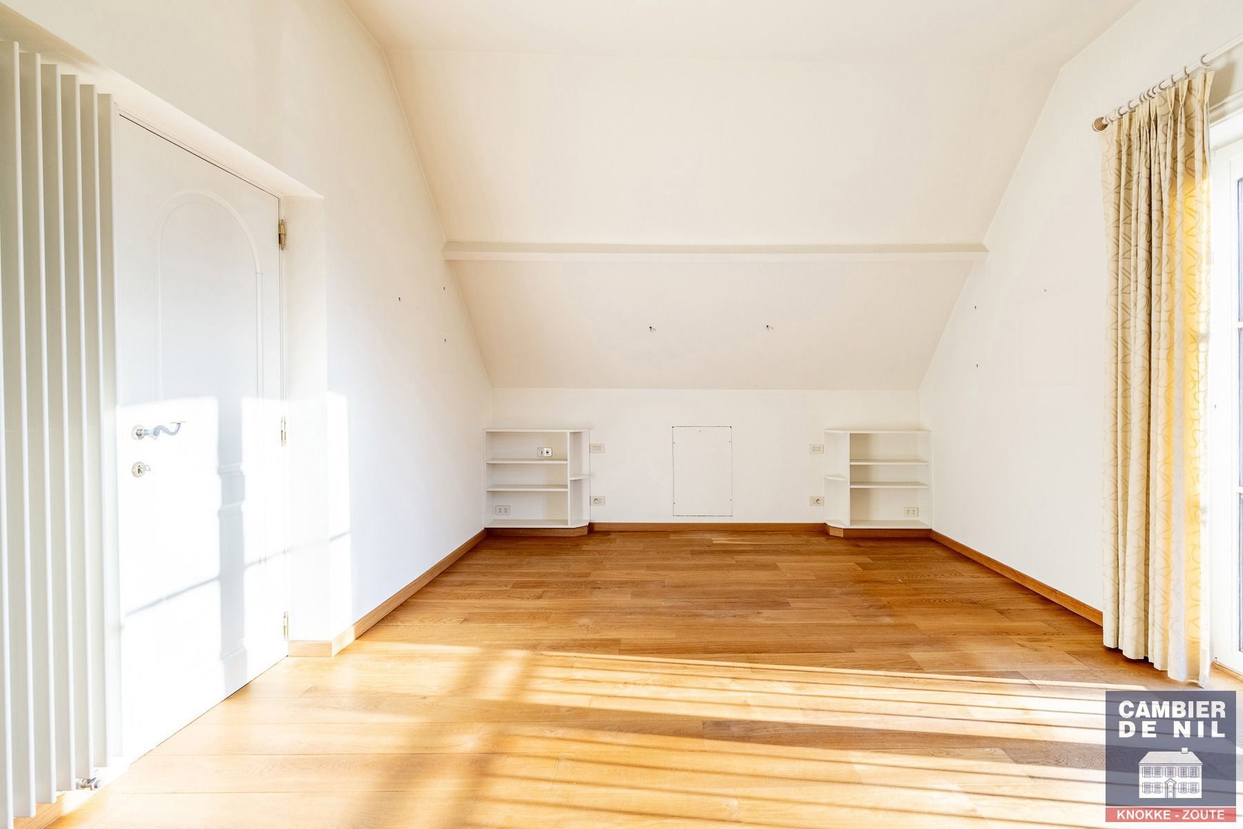 Charmante, ongemeubelde, vrijstaande villa in 2de lijn  in het zoute Zoute nabij de zee & tennis foto 20