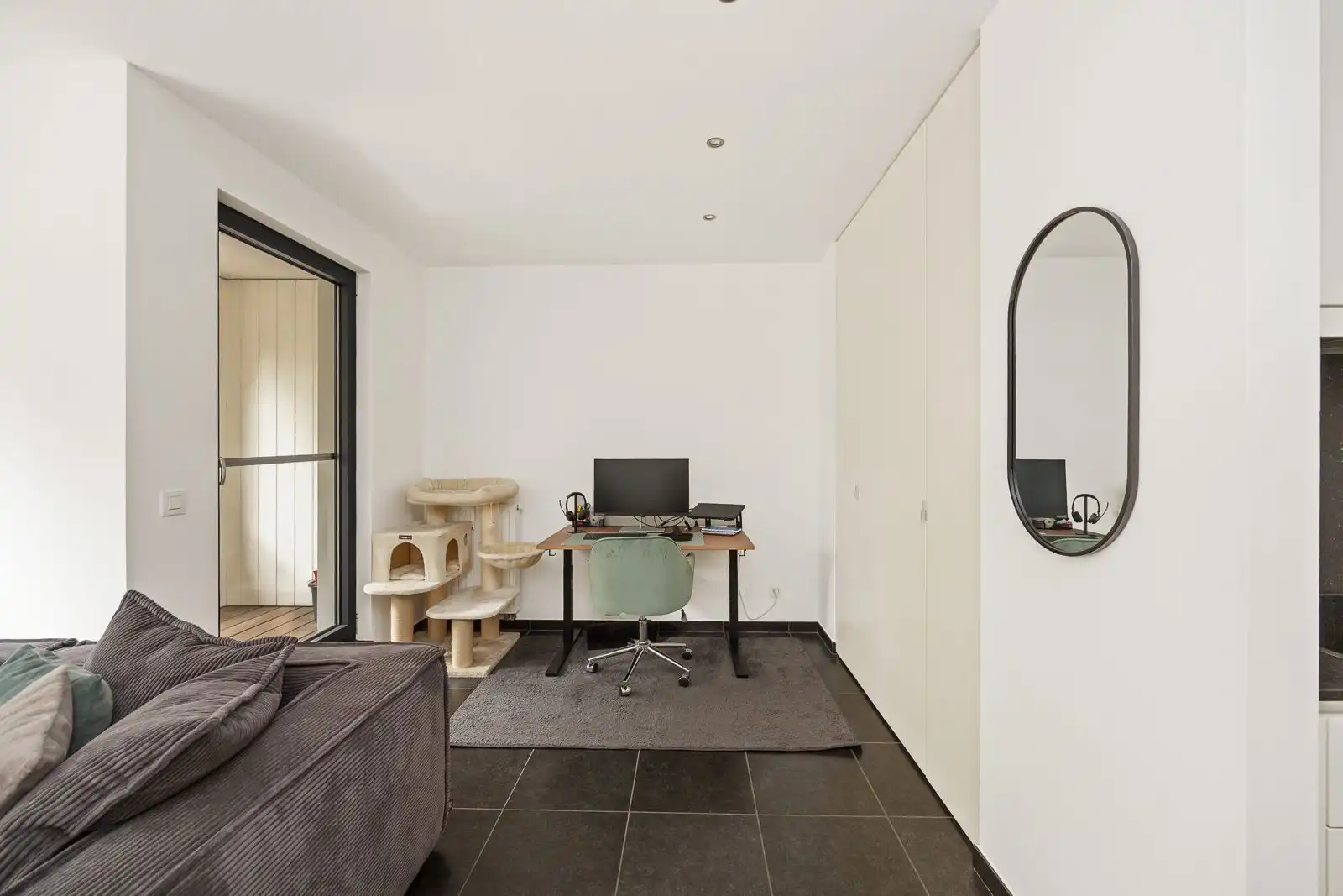 Topgelegen éénslaapkamerappartement met ruim terras en staanplaats in centrum Kapellen! foto 4