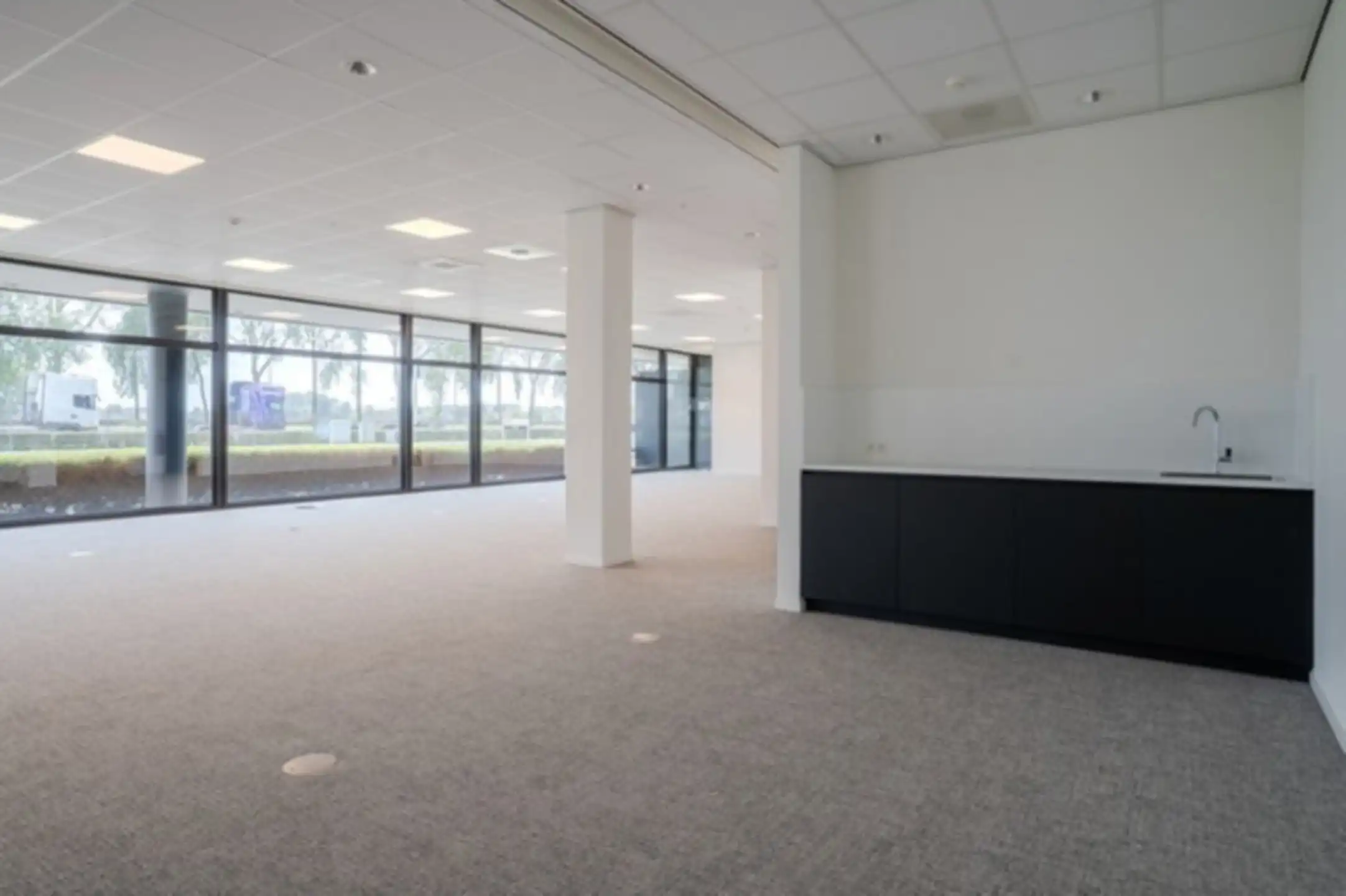 Modern Kantoor 633m²  te huur op de gelijkvloerse rechts foto 6