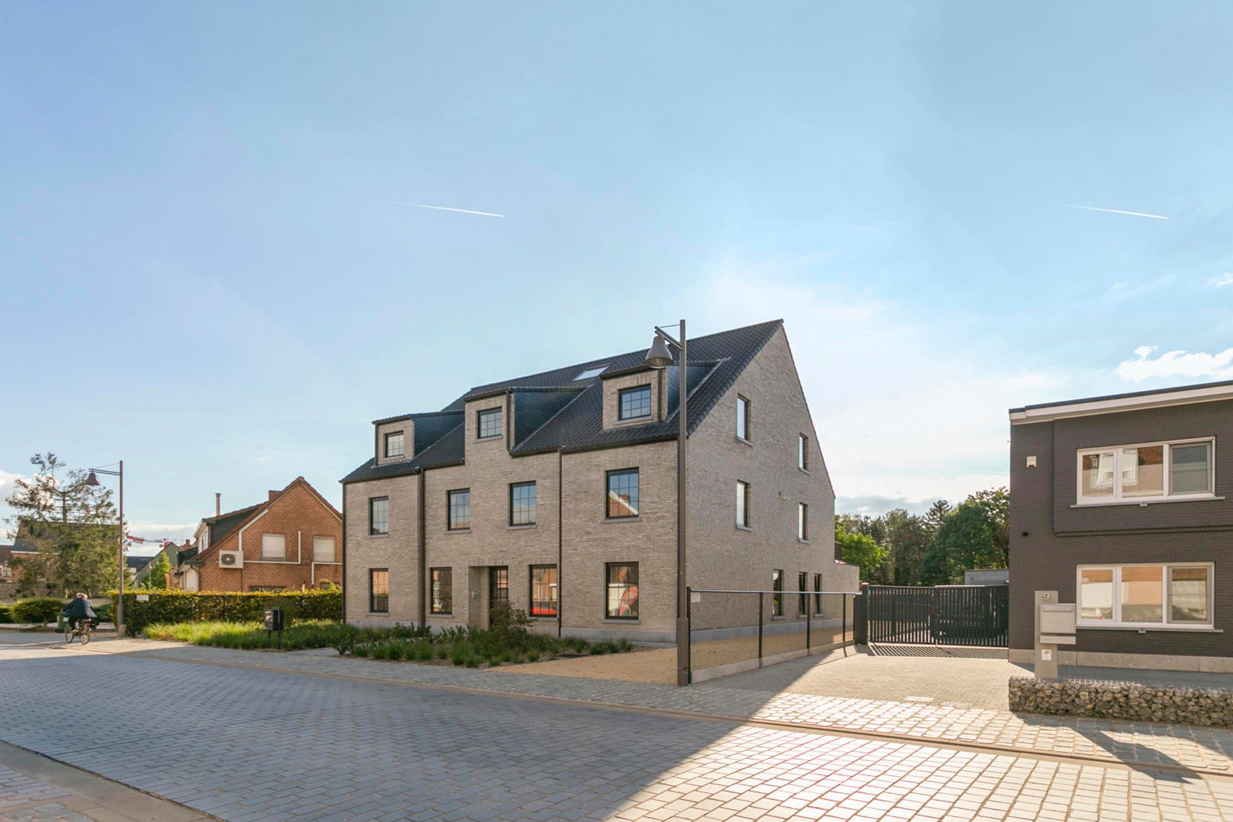 Zonnig nieuwbouw appartement met ruim terras te ITEGEM foto 2
