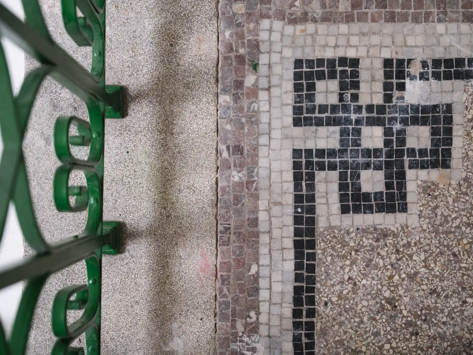 Lichtrijke gerenoveerde city flat te koop vlakbij centrum Gent foto 9