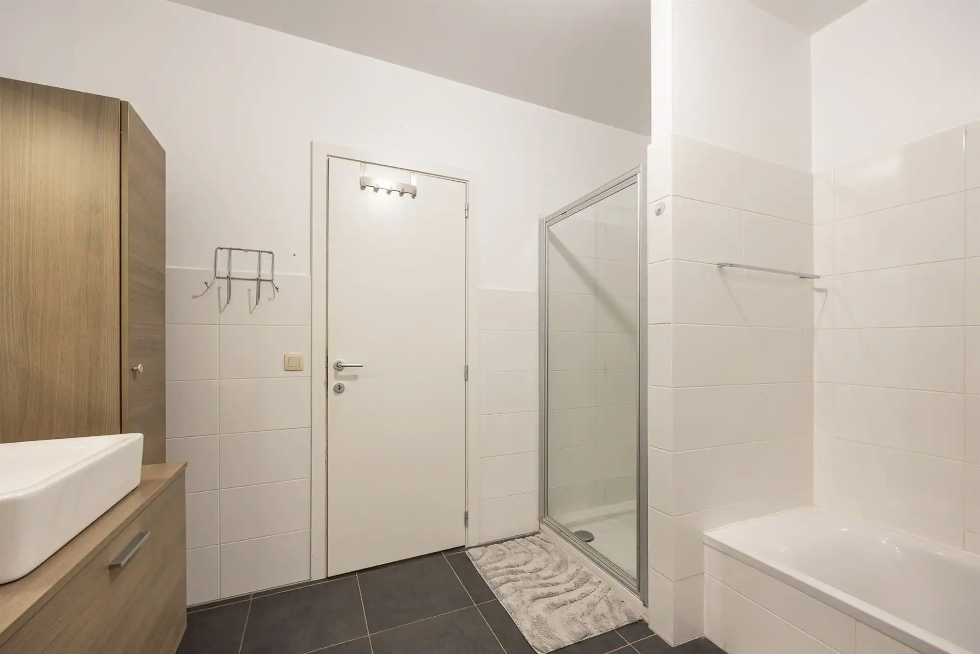 Ruim en lichtrijk 2 slpkr. app. met terras op TOPlocatie foto 6