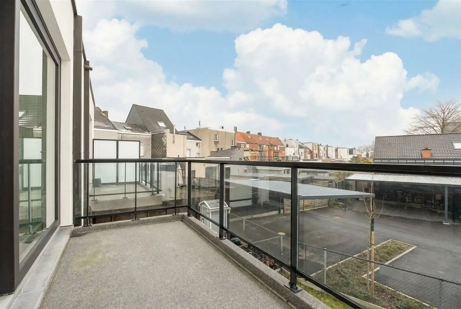 Modern nieuwbouwappartement met 2 slaapkamers, terras & overdekte autostaanplaats foto 15