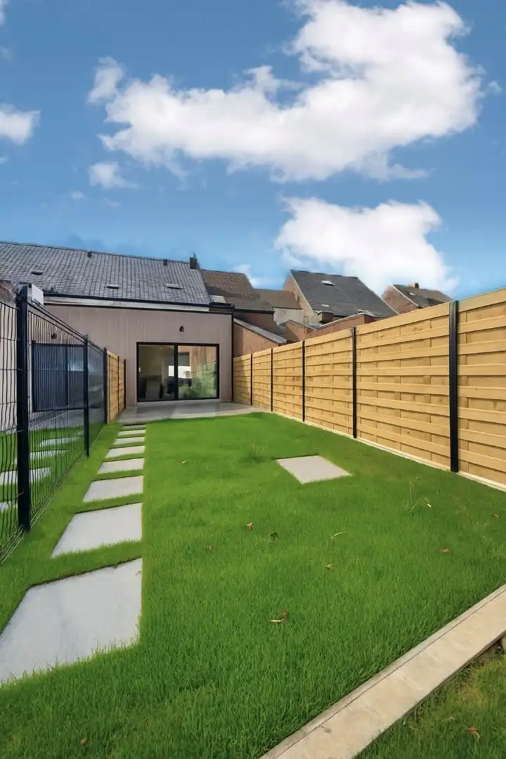 GERENOVEERDE WONING MET 3 SLPKS, TUIN EN GARAGE foto 3