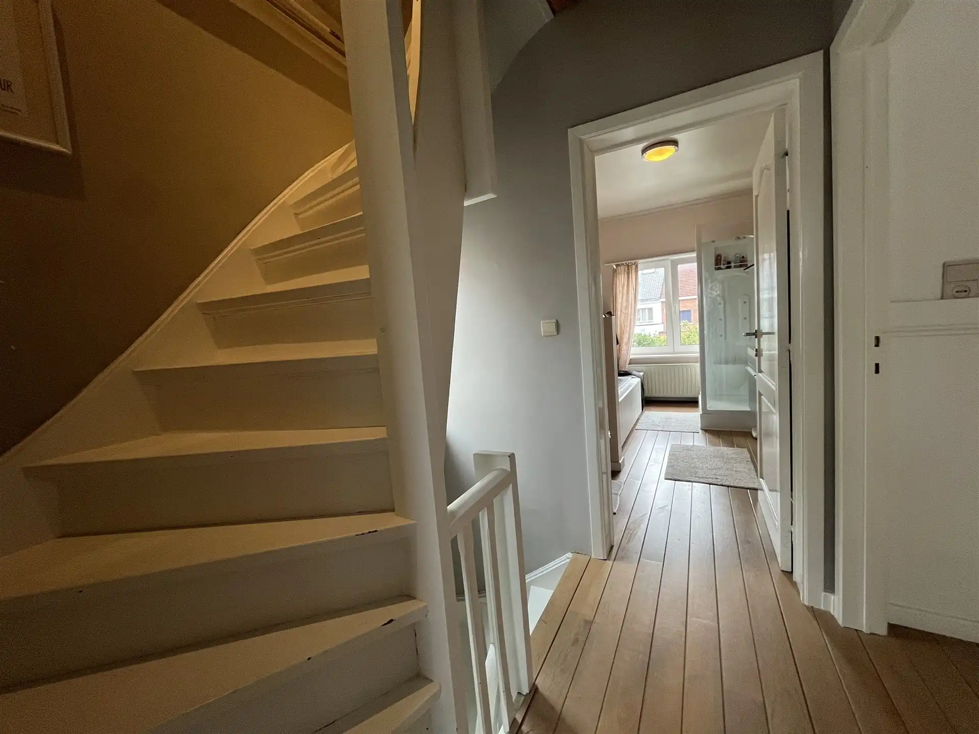 Halfopen bebouwing met garage en tuin foto 12