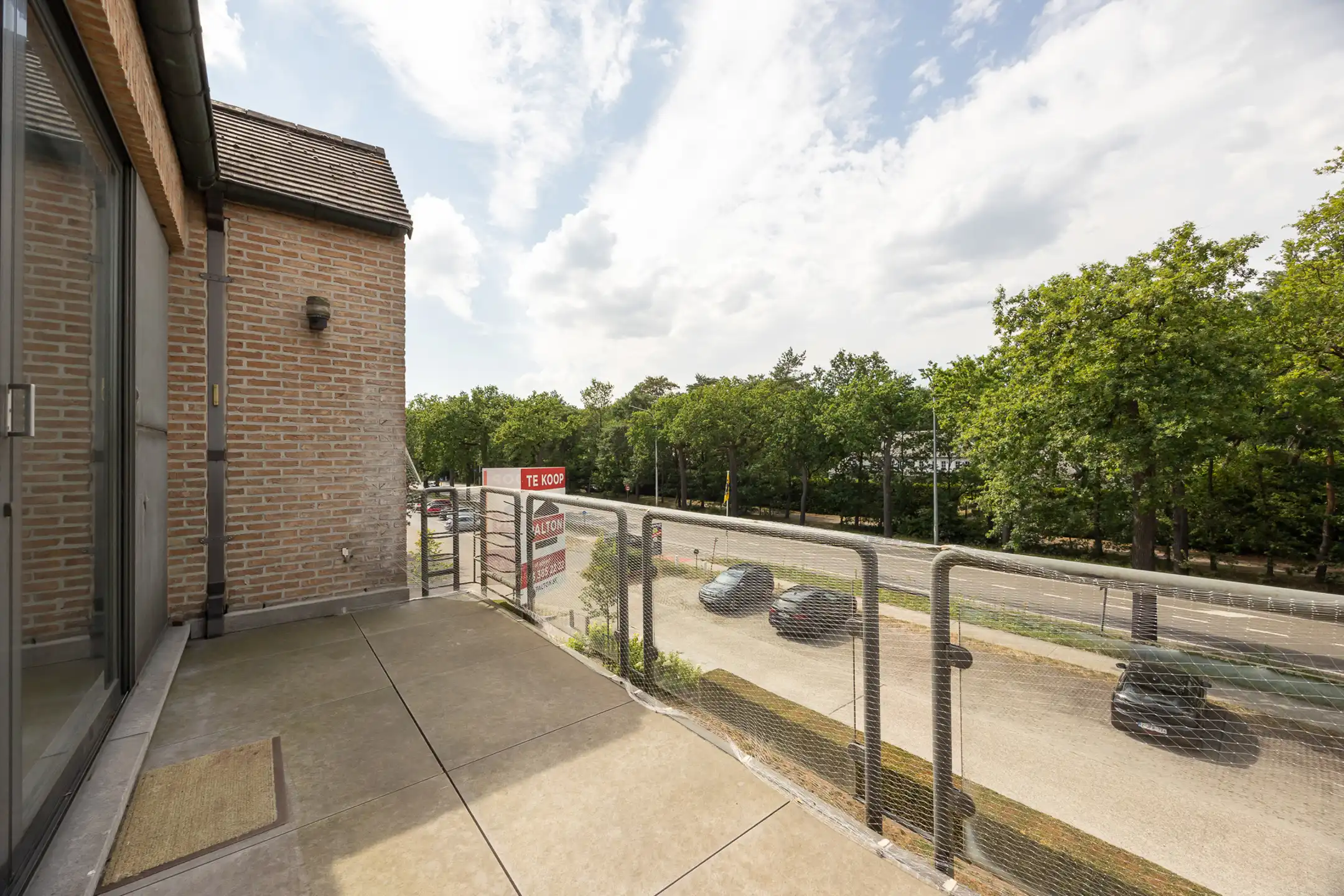 Lichtrijk en ruim appartement  120 m2 met zicht op groen foto 8