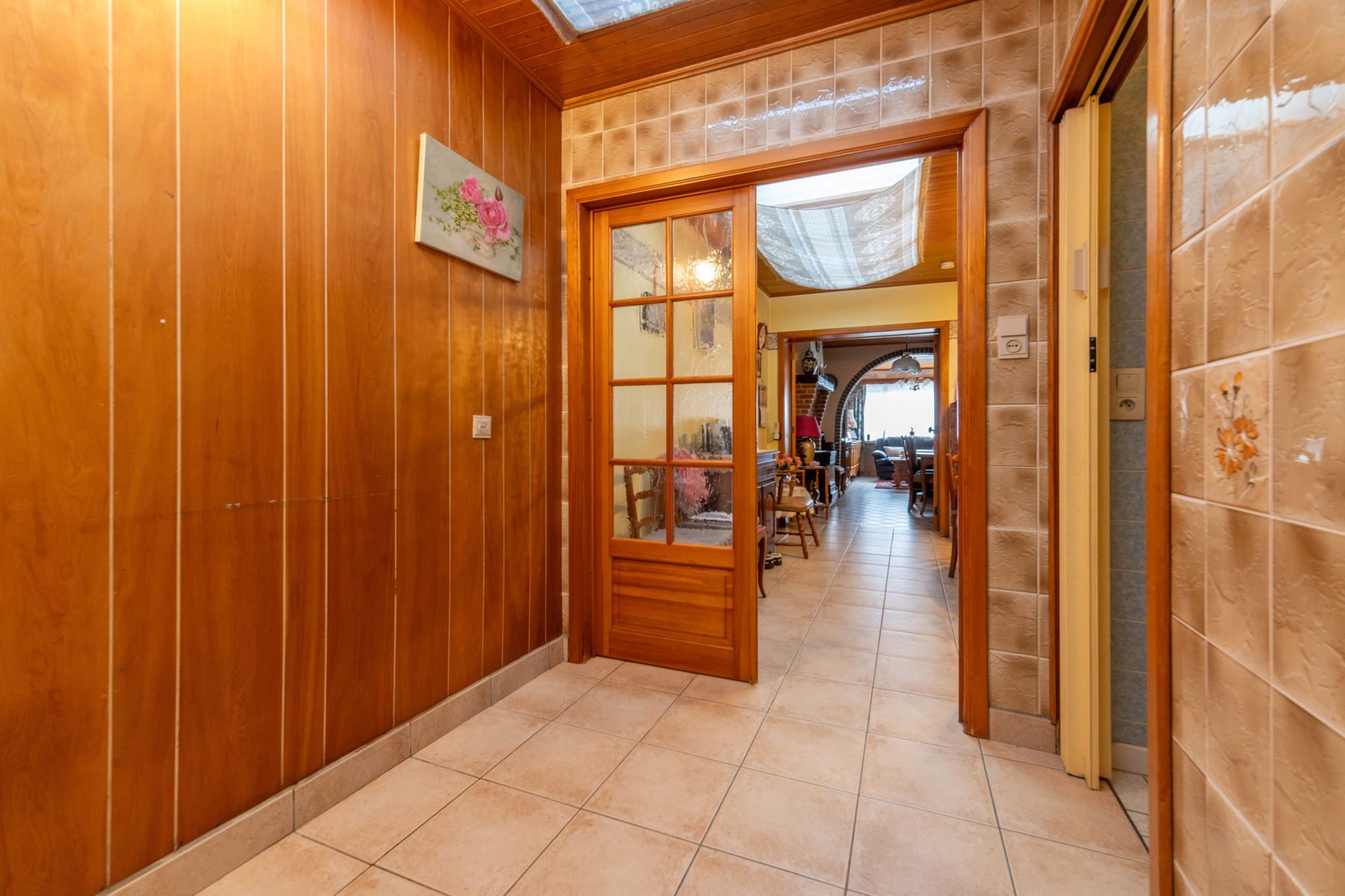 Ruime te renoveren woning met leuke tuin.  foto 6