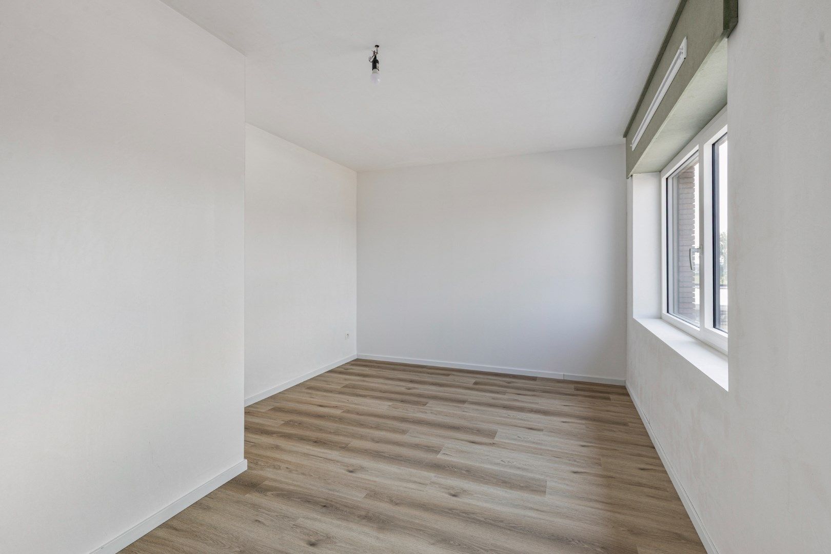 Gerenoveerde vastgoedtopper met 3 slaapkamers. foto 20