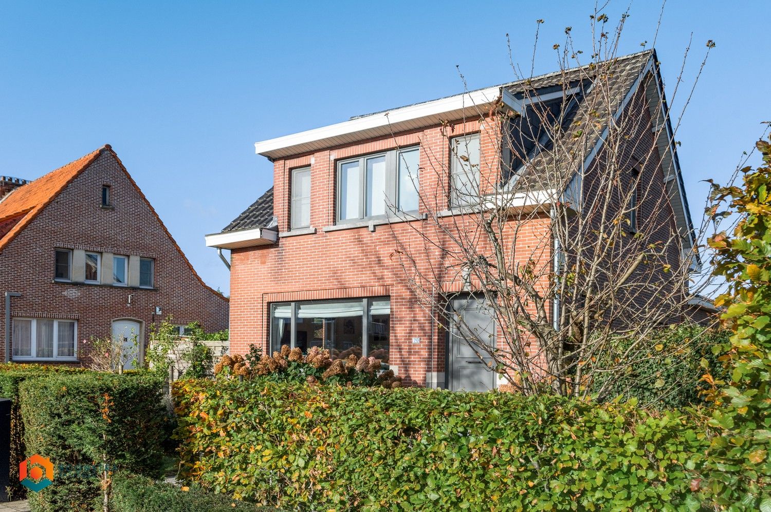 Instapklare woning met 2 slpkrs, tuin, garage en carport te Emblem foto 30
