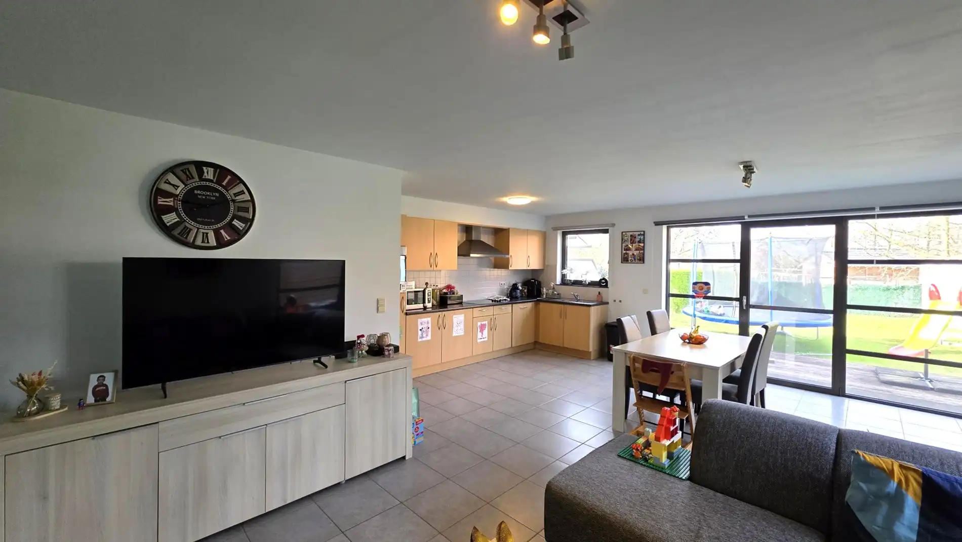 Ruim gelijkvloers appartement met tuin en garage foto 7