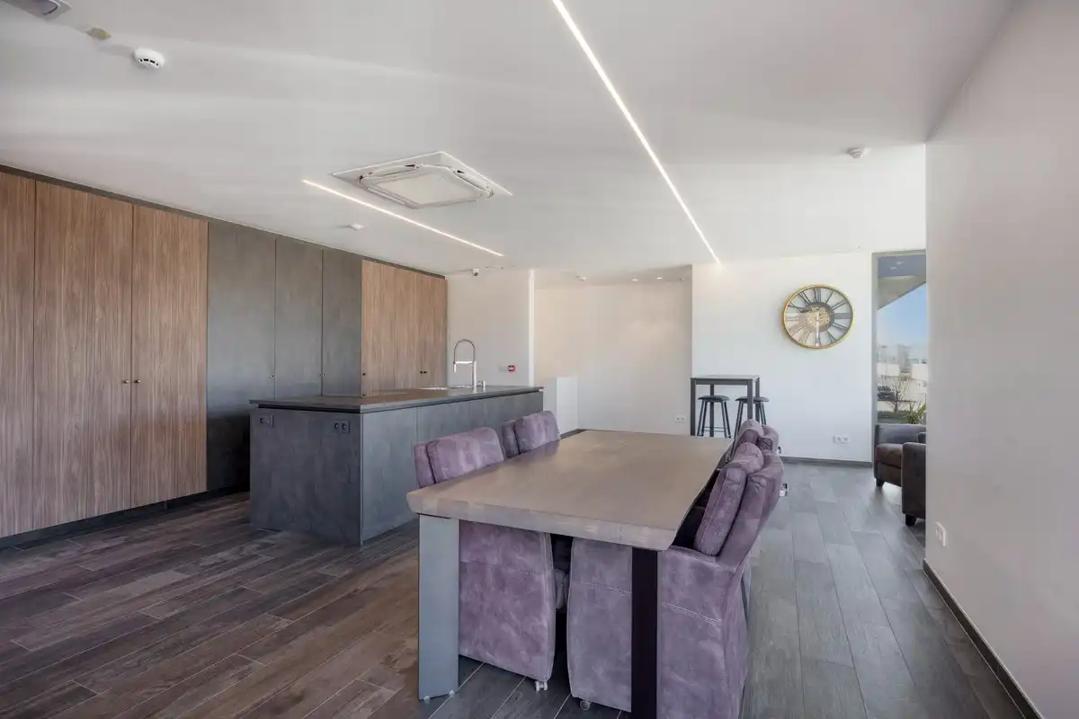 Grondig gerenoveerd KMO gebouw met magazijn en kantoorruimtes in Heverlee op een perceel van 11a19ca! – EPC -22,65 kWh/m² foto 23