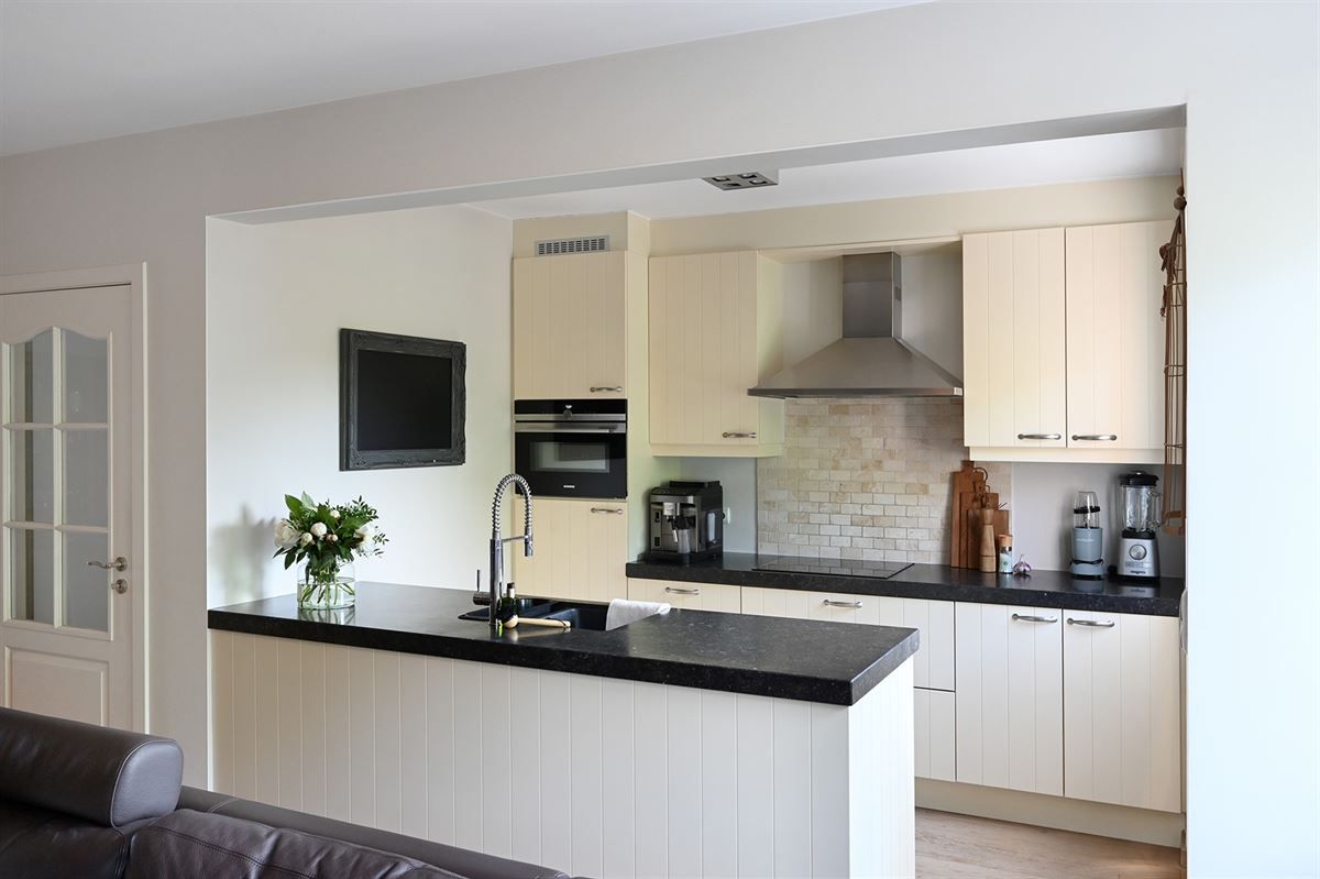 Stijlvol appartement met 2 slaapkamers, 2 terrassen en garageplaats foto 7