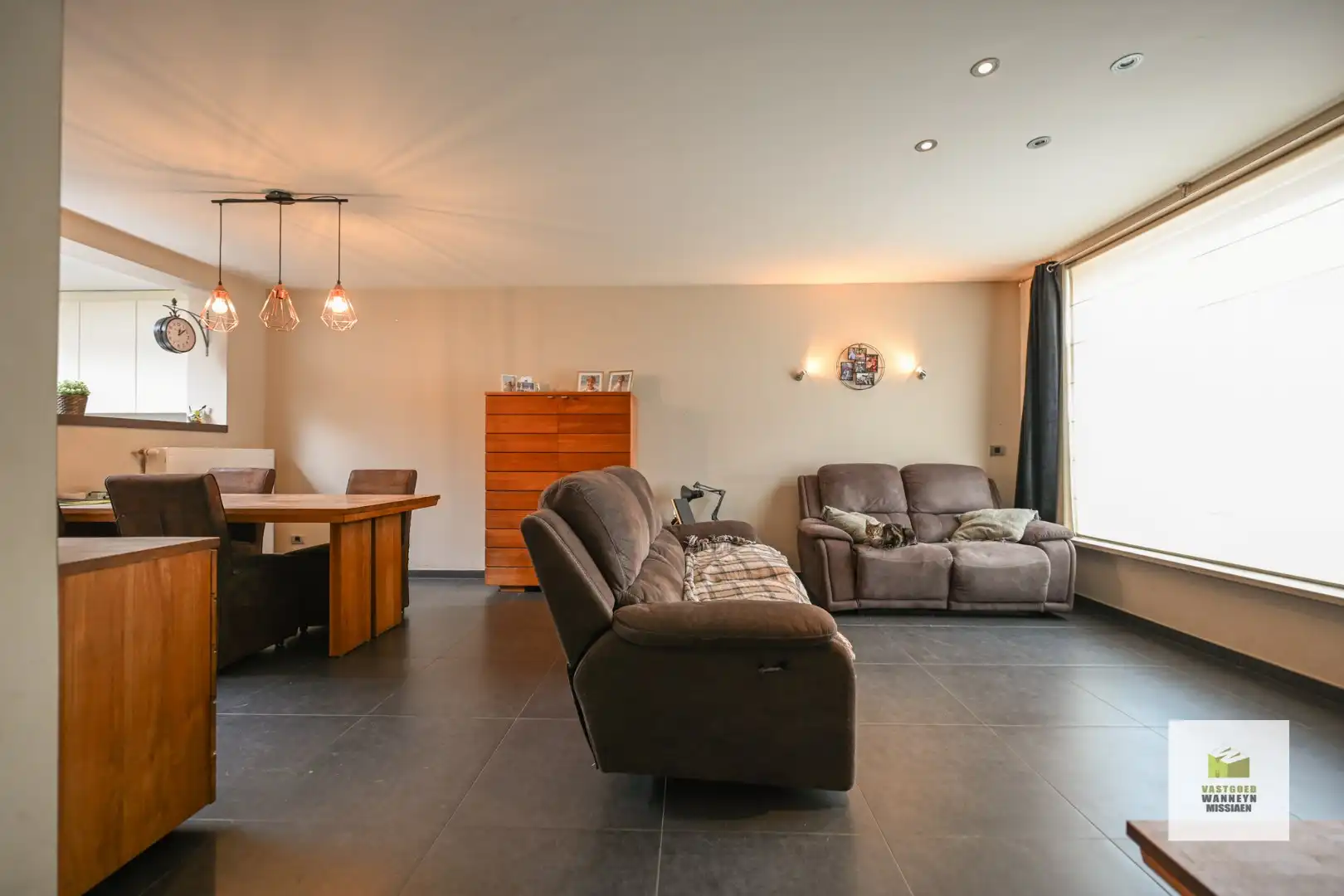 Instapklare energiezuinige woning op centrale ligging te Knesselare  foto 3