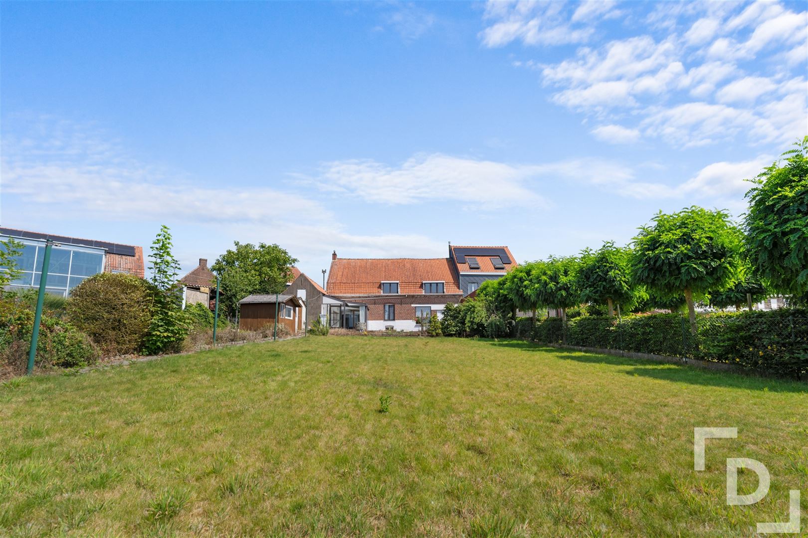 Ruime te renoveren woning te koop in Geluveld. foto 36